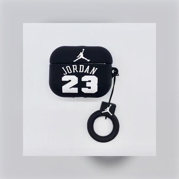 AIRPOD PRO SILICONE PROTECTIVE CASE W/KEYRING - Picture 2 of 4